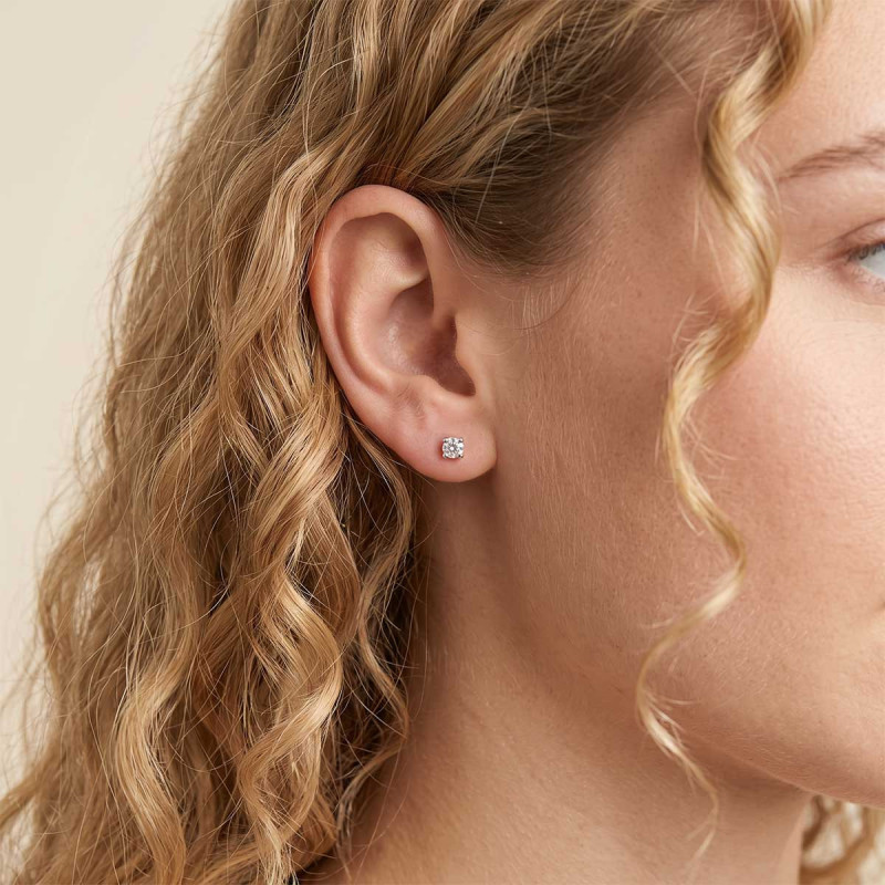 Puces d'oreilles Solitaire Nessa