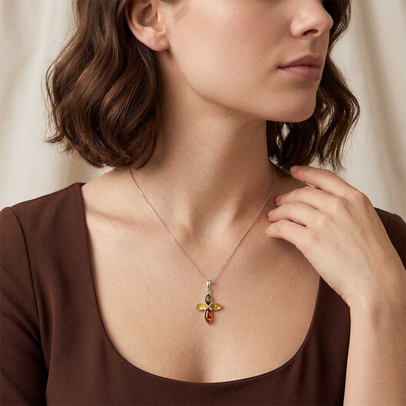 Pendentif Croix Ambre
